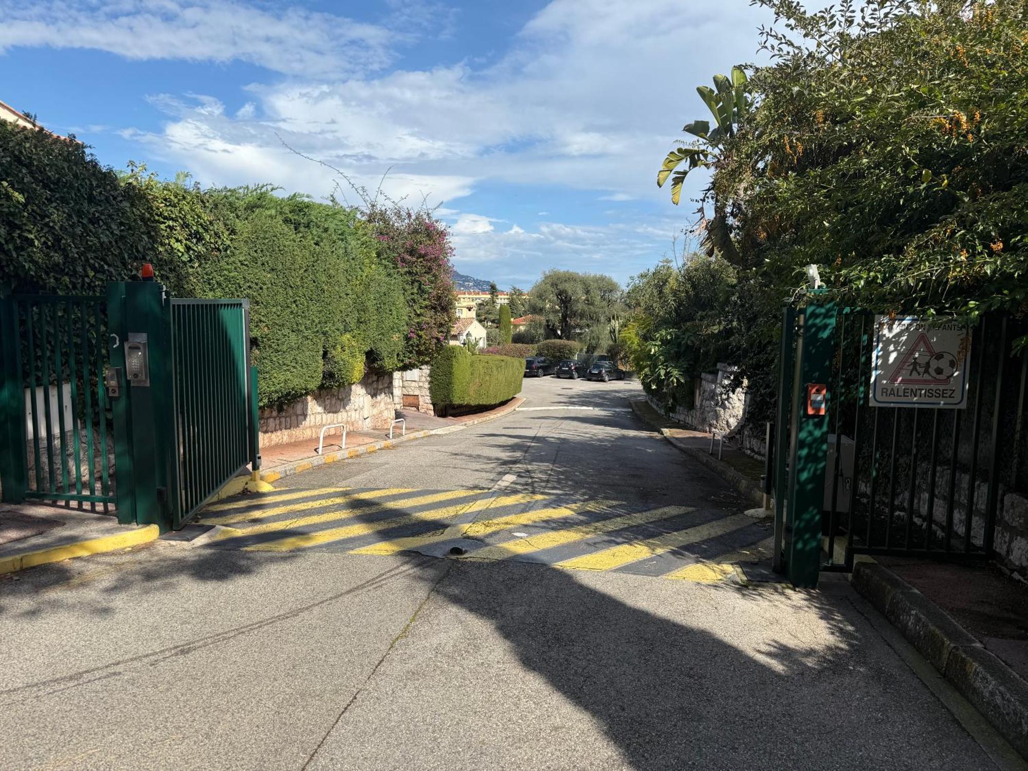 Studio Calme A Deux Pas De La Mer Avec Jardin Et Parking Prive Beaulieu-sur-Mer Buitenkant foto